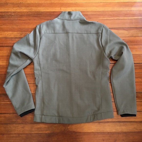 M Pearl iZUMi Bartlett Soft Shell Jacket - Picture 4 of 8